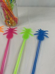 25 Pineapple Swizzle Sticks 9.5″ tall 5 Colors Adult Beverages Cocktail Tiki