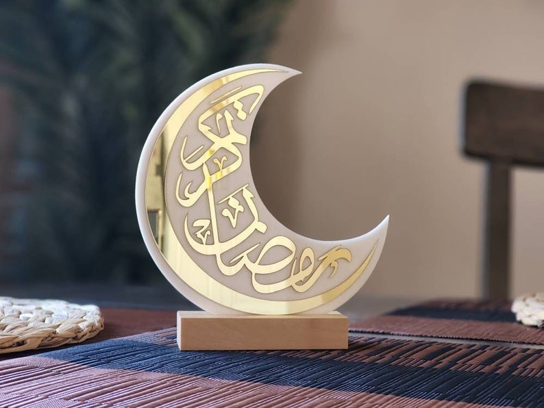 Beautiful Ramadan Mubarak Eid Calligraphy- Ramadan/Eid Decor- Moon Stand 6″