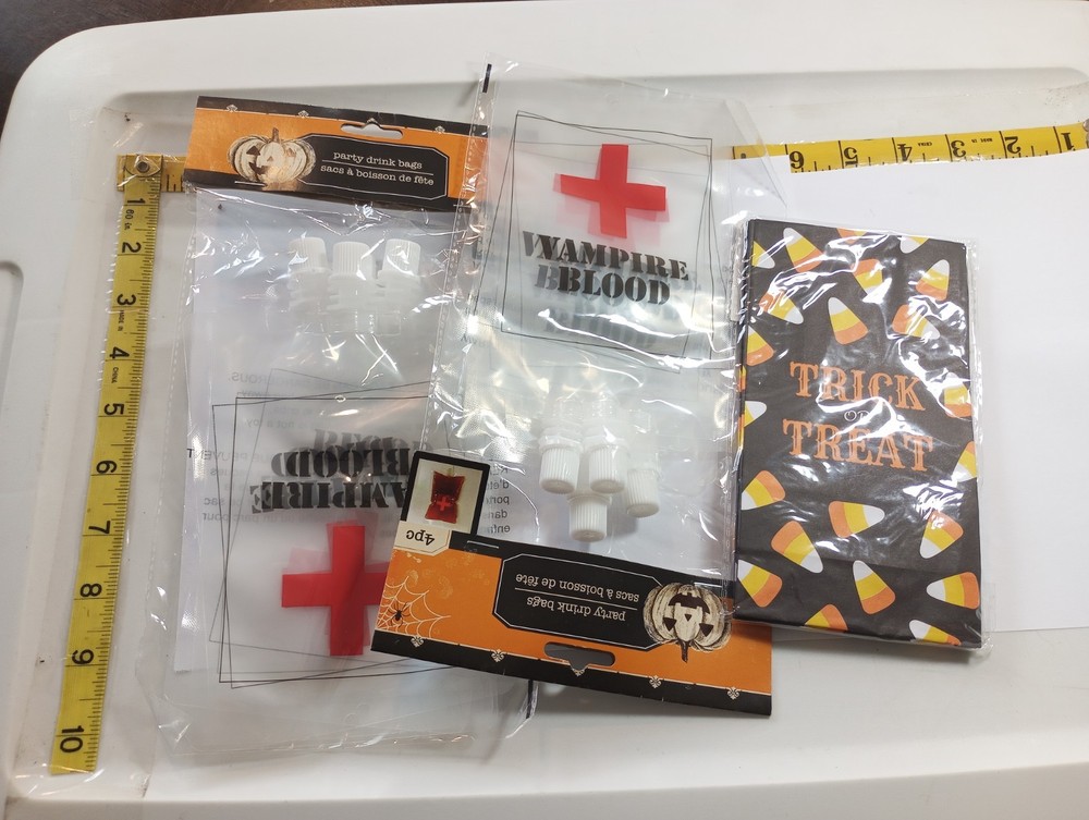 Halloween party lot/vampire bags other
