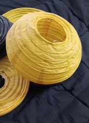 Round Paper Lanterns 2-Black 8inch 2-Gold 8inch 2-Black 10inch 2-Gold 10inch