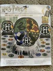 Harry Potter™ Table Decorating 1 Lg And 2 Small Centerpieces 20 Piece Confetti