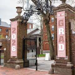 Chic Foldable Graduation 2026 Porch Sign in Rose Gold – Perfect for Any Event