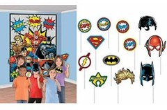 JUSTICE LEAGUE SUPERHERO PARTY KIT ~ Scene Setter Backdrop + 12 Photo Props NEW