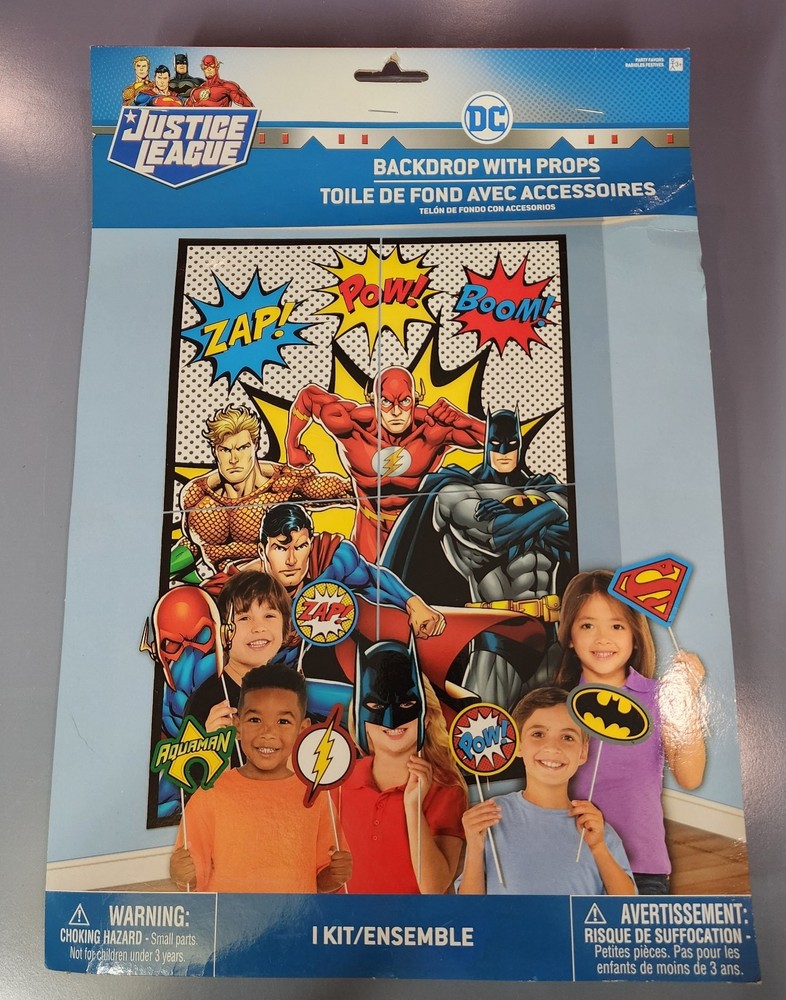 DC Justice League 4 pc. 27.8x40in Backdrop w/ 12 Props Kit