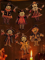 Vintage Halloween Decor Wood Banner 5.9 inches by 5.6 inches, Multicolor
