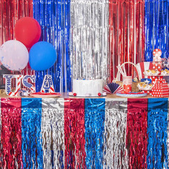 4Th of July Decorations, 2 Pack Red White and Blue Wavy Tinsel Foil Fringe Table