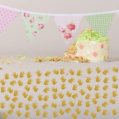 Set of 100 High Five Confetti, Gold Glitter High Five Paper Scatter, Baby Theme
