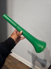28″ GREEN COLLAPSIBLE STADIUM HORN (Events & Parades)