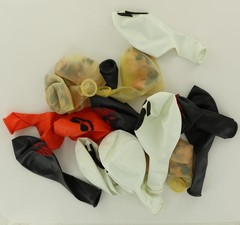 HALLOWEEN PARTY SUPPLY SET, BANNER, BALLOONS INC FOIL, PAPER FRILLS & POMPOMS
