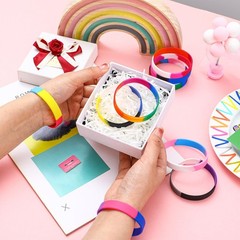 Huquary 27 Pcs Pride Flag Bracelets, approx. 2.56 inches/ 6.5 cm, Multicolor