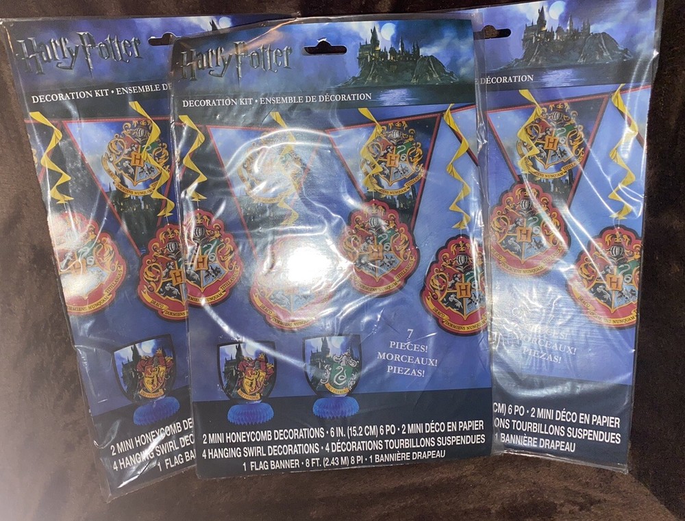 Harry Potter Decoration Kit 7 Pcs Pack of 2 Honeycomb Hanging Swirl and Flag NEW