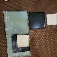 Party Services Trays 6 Count White 4-1/2″ Black 6-1/2″ Green 8-1/2″.