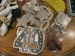 40th Birthday Decorations , balloons, banner, gold green
