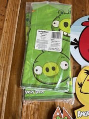 Angry Birds Happy Birthday Confetti Decorations Favors Bags Tablecloth Lot