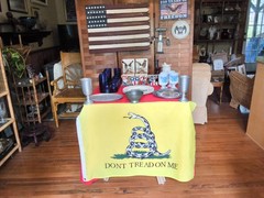 Vintage USA 250th Birthday Party Decor. Leo Ward glass, pewter, flag, eagles