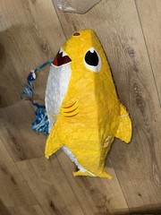 PinkFong Nickelodeon Baby Shark Large Yellow Party Pinata 20″ NWT