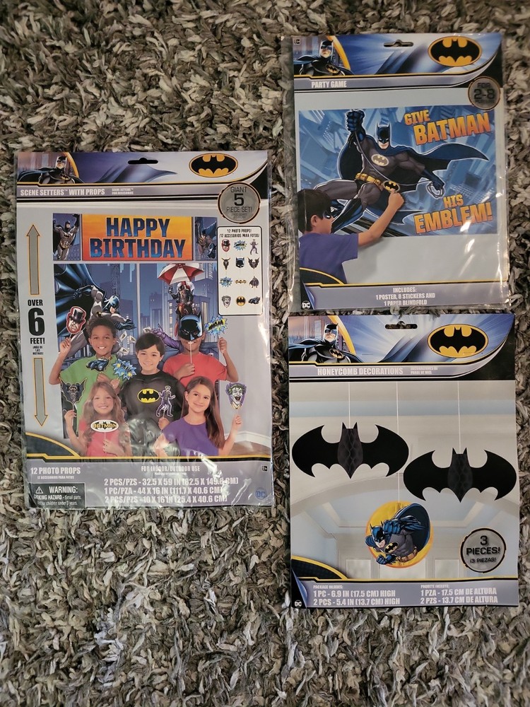 Batman Birthday Party Supplies – Scene Setters, Honeycomb Decorations, Game