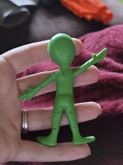 6 Green Alien Bendable UFO Action Figure Outer Space Rubber Craft Child Toy Set