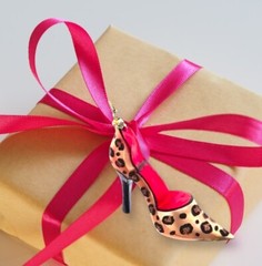 Leopard Stiletto Shoe Glass Ornament – Luxury Manolo High heel Drag Sexy Fashion