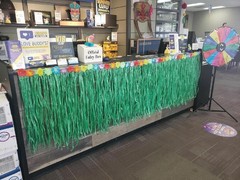 Realistic Look Plastic Green Grass Skirt Table Border w/ Tropical Flowers #117