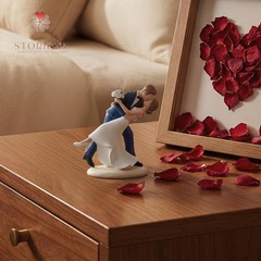 Wedding Cake Topper Decoration: Bride and Groom Kissing Resin Figurine with S…