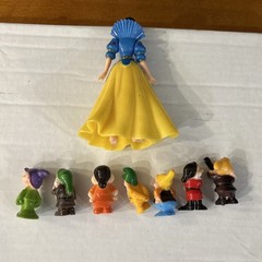 Snow White and the Dwarf Decoration Party Gift Package Lot of 8 Pieces