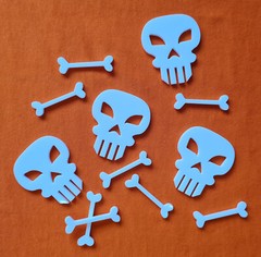 HALLOWEEN Reversable Party Decorations, Trick or Treat Goodies, Fun Craft Mix
