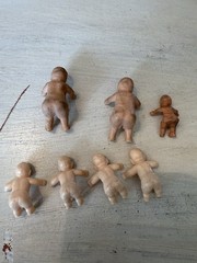 1.25 Inch Miniature Plastic Babies Bulk 7 Pieces
