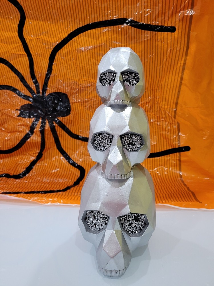 Halloween Decoration Prop – Skull Piece 30cm Stacked Geometric Skulls TK Maxx