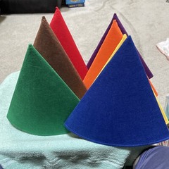 Large 7 Dwarf Multi Colored Felt Hats New In Package