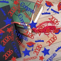 200 PCS Red Blue 2026 Graduation Table Confetti Party Decoration