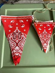 9 Pcs Wild West Party VBS Decor-Wagon Wheels, Bandana Pennants, Faux Barbed Wire