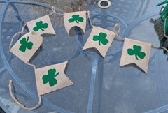 LOT ST PATRICK’S PARTY BANNERS GARLAND SHAMROCKS CLOVERLEAFS DECOR NECKLACES