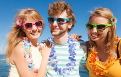 50 PCS Soft Hawaiian Leis Luau Party Decorations Tropical Favors Lei Flower H…