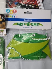 Party Supplies Mixed Lot Mine Craft Balloons Banners Straws Tablecloth Lot Of 10