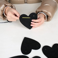 Guzon 4 Sets Black Heart Felt Banners Gothic Wedding Valentine Party Decor