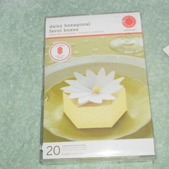 PARTY DECORATIONS daisy garland ,hexagonal favor bxs, fabric daisies (party bx)
