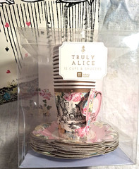 Talking Tables Truly Alice Tea Party 12 Paper Cold Cups And 12 Paper Saucers