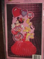 Vintage RARE Eureka – MICKEY Disney VALENTINE HONEYCOMB 11″ In Table Centerpiece