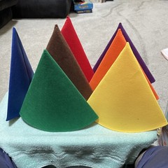 Large 7 Dwarf Multi Colored Felt Hats New In Package