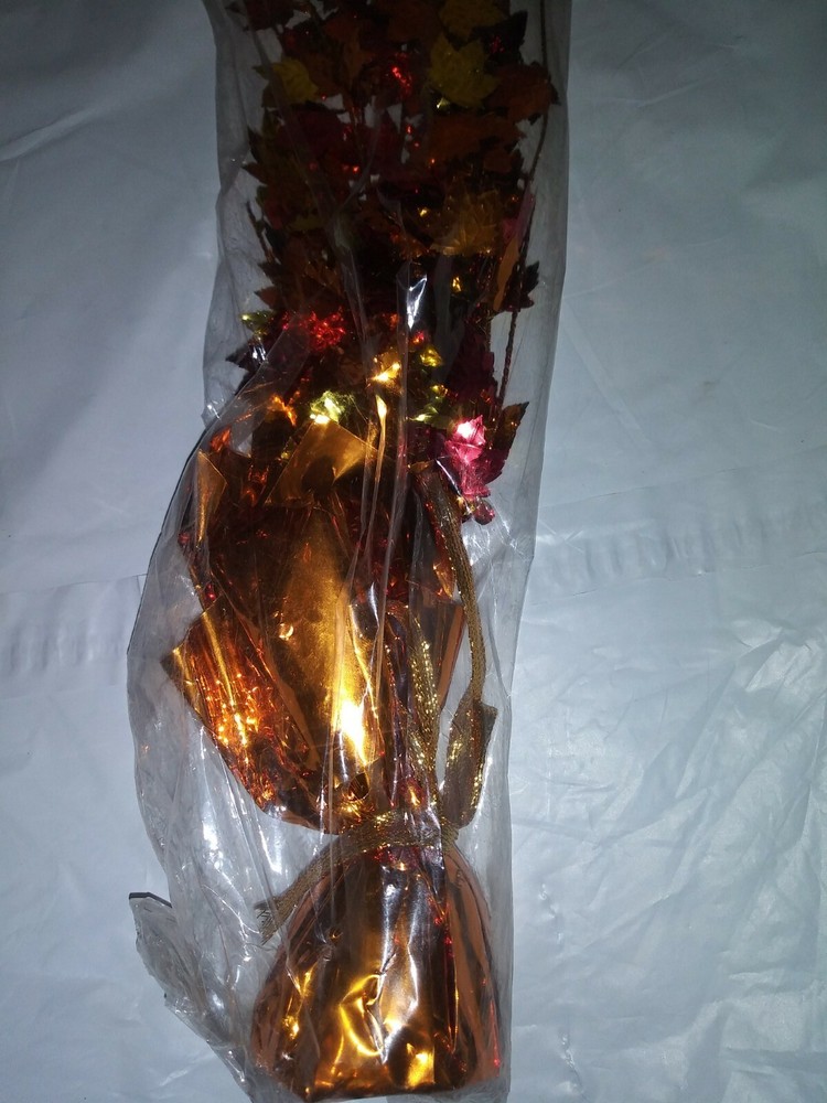 Decorative Foil Centerpiece – Red and Copper Leaves, 19″