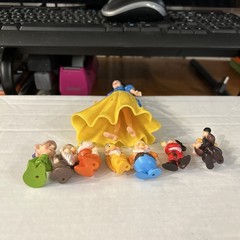Snow White and the Dwarf Decoration Party Gift Package Lot of 8 Pieces
