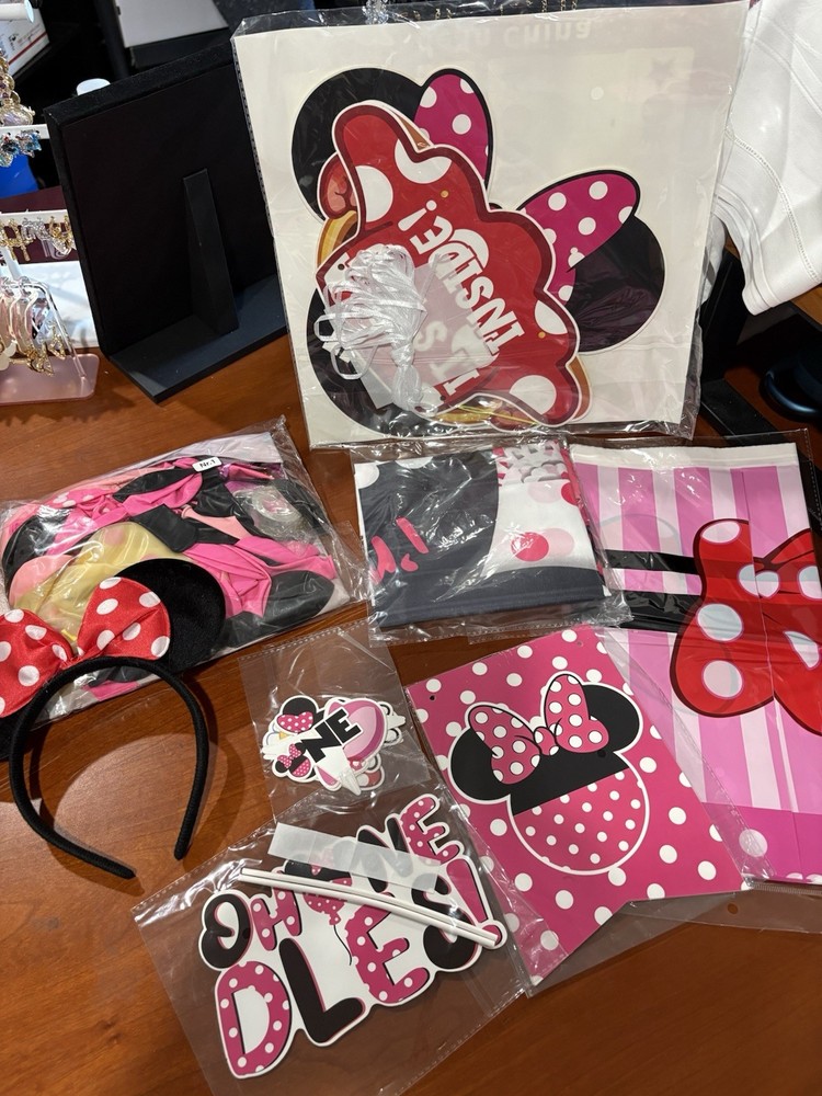 Minnie Mouse Birthday Party Decorations Set, Pink Polka Dot Red Black White