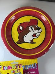 Buc-ee’s Birthday Party Supplies Bundle – Table Cloth, Napkins, Candle, Balloon