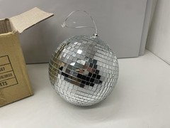 HANGING SILVER DISCO BALL – 15 CM – VGC