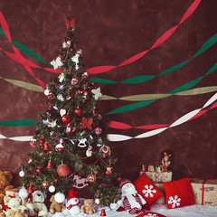 8 Rolls Christmas Crepe Paper Streamers Red Green Gold and White Streamers for C
