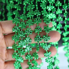 GiftExpress 12-Pack 33» St. Patrick’s Day Shamrock Beads – 33 inches, green