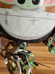 Star Wars The Mandalorian Grogu Baby Yoda Pull Out Ribbon Pop Out Piñata New