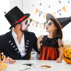 2 Pack Black Felt Top Hats, Funny Party Hat with Red Band, Tuxedo Vampire For…