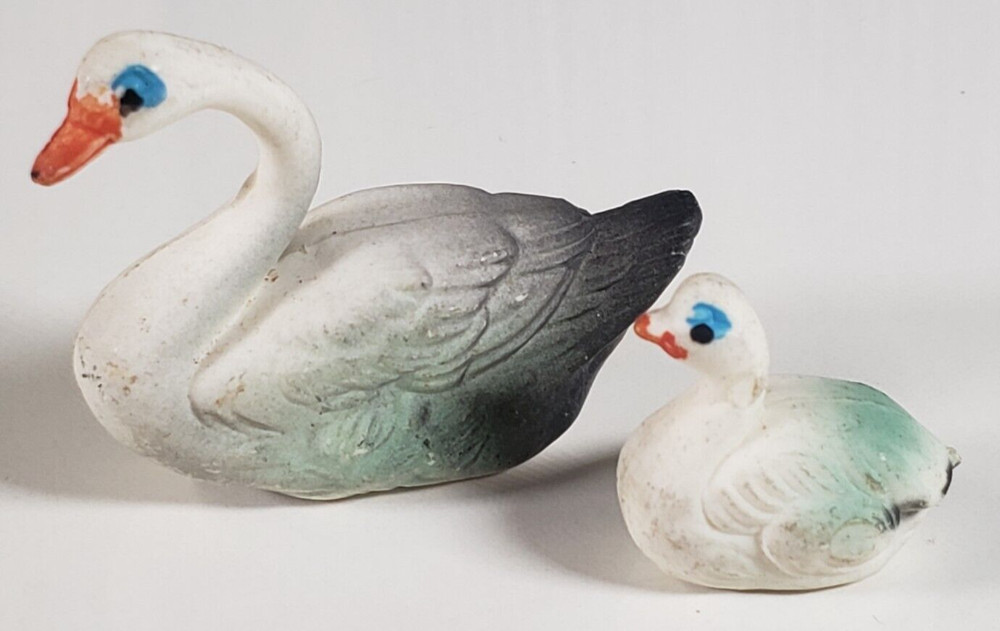 Swan Cake Toppers White Plastic Mother Baby Miniature Figures Set Of 2 Vintage